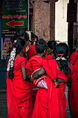 Kumbakonam Tamil-Nadu. Pilgrims at the Kumbheshvara temple 
